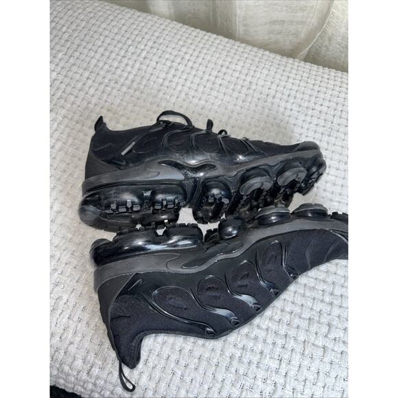 slightly used 11.5 Nike Air Vapormax Plus Missing A Shoe String - Picture 8 of 11